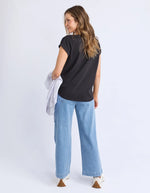 Load image into Gallery viewer, Foxwood Manly Vee Tee Black 16