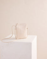 Load image into Gallery viewer, Juju & Co Marina Pouch Ivory