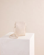 Load image into Gallery viewer, Juju & Co Marina Pouch Ivory