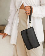 Load image into Gallery viewer, Louenhide Betty Clutch Black