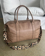 Load image into Gallery viewer, Louenhide Alexis Weekender Travel Bag With Tyler Strap Frappe
