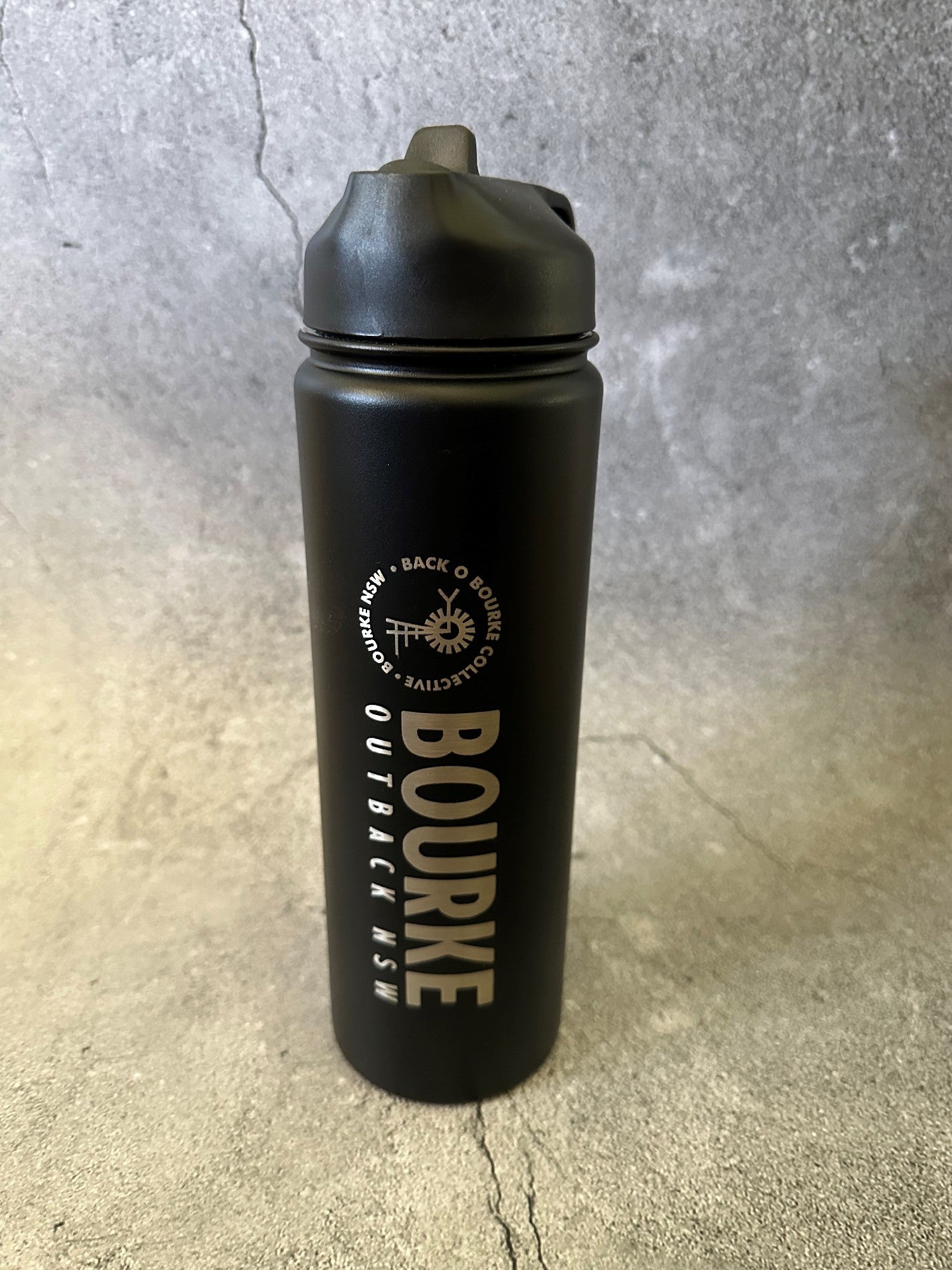 Bourke Bottle 650ml S/steel With Finger Loop [clr:black]