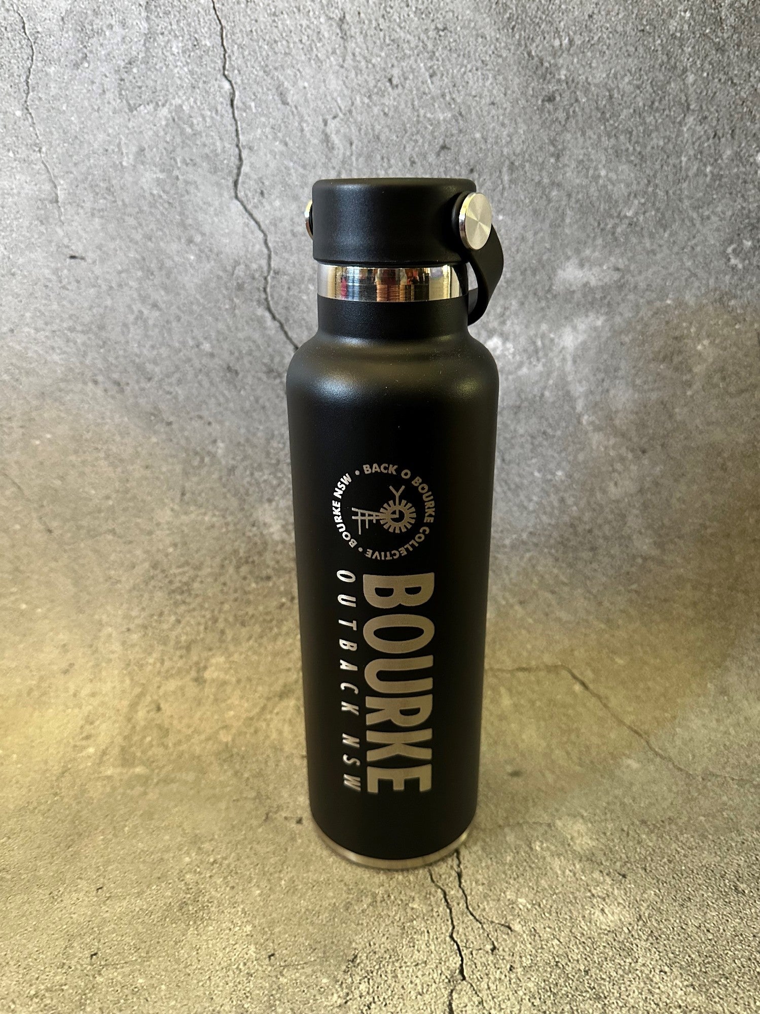 Bourke Flask With Handle 600ml S/steel [clr:black]