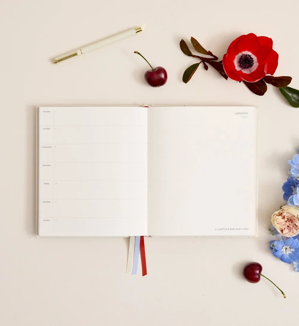 Emma Kate & Co 2027 Plannet Signature - Horizontal Weekly Clover