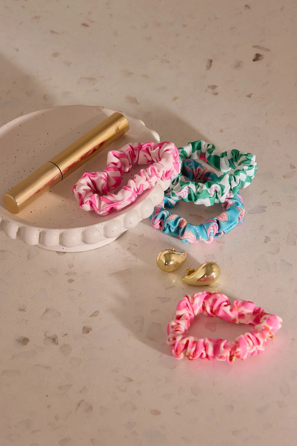 Louvelle Scrunchies Pink/green