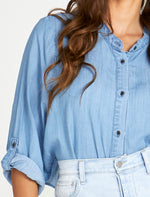 Load image into Gallery viewer, Sass Willow Boxy Shirt Blue Wash
