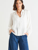 Load image into Gallery viewer, Betty Basics Sinead Cuff Sleeve Textured Shirt - White [sz:8]
