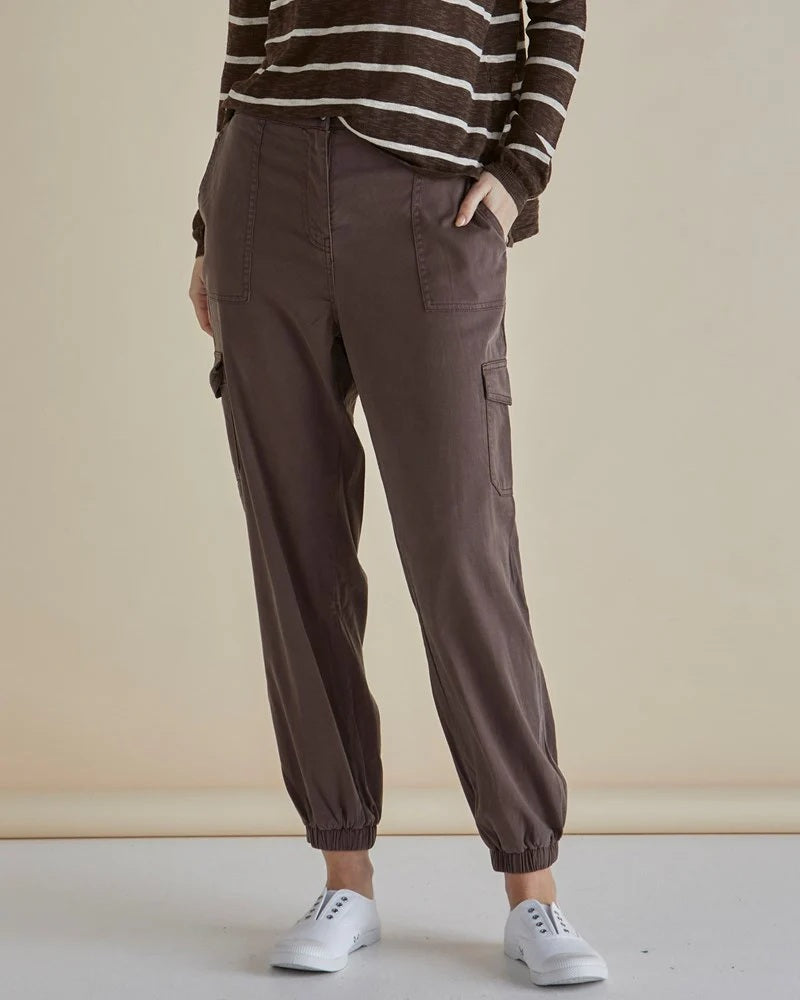 Betty Basics Lacey Lyocell Cargo Brown Jogger [sz:8]