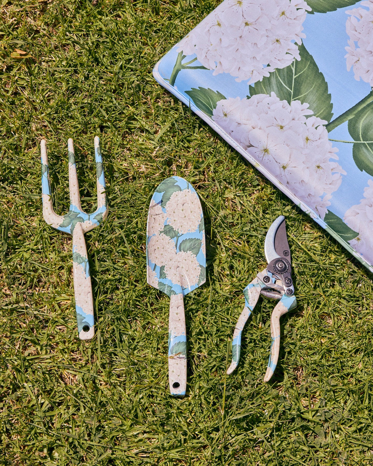 Kip & Co Hydrangea Blue Garden Tools And Gloves Set One Size