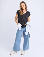 Load image into Gallery viewer, Foxwood Manly Vee Tee Black 16
