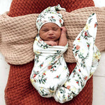 Load image into Gallery viewer, Snuggle Hunny Festive Berry Organic Jersey Wrap &amp; Beanie Set
