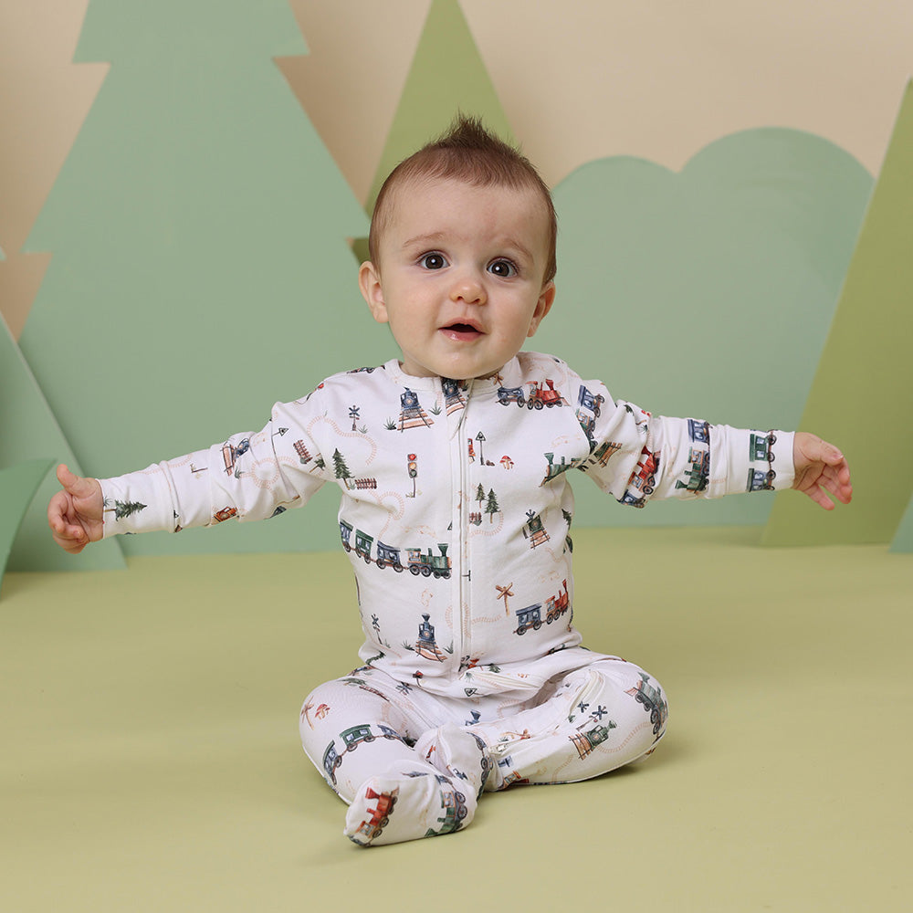 Snuggle Hunny Trains Organic Snuggle Sleepsuit Zip Footie [sz:0000]
