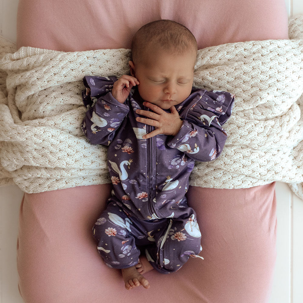 Snuggle Hunny Midnight Swan Organic Snugglesuit Convertible Romper With Frill [sz:0000]