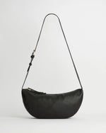 Load image into Gallery viewer, Juju &amp; Co Shasta Sling - Black
