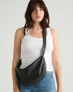 Load image into Gallery viewer, Juju &amp; Co Shasta Sling - Black
