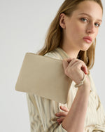 Load image into Gallery viewer, Juju &amp; Co Juju Clutch - Ivory
