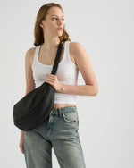 Load image into Gallery viewer, Juju &amp; Co Stevie Sling Black
