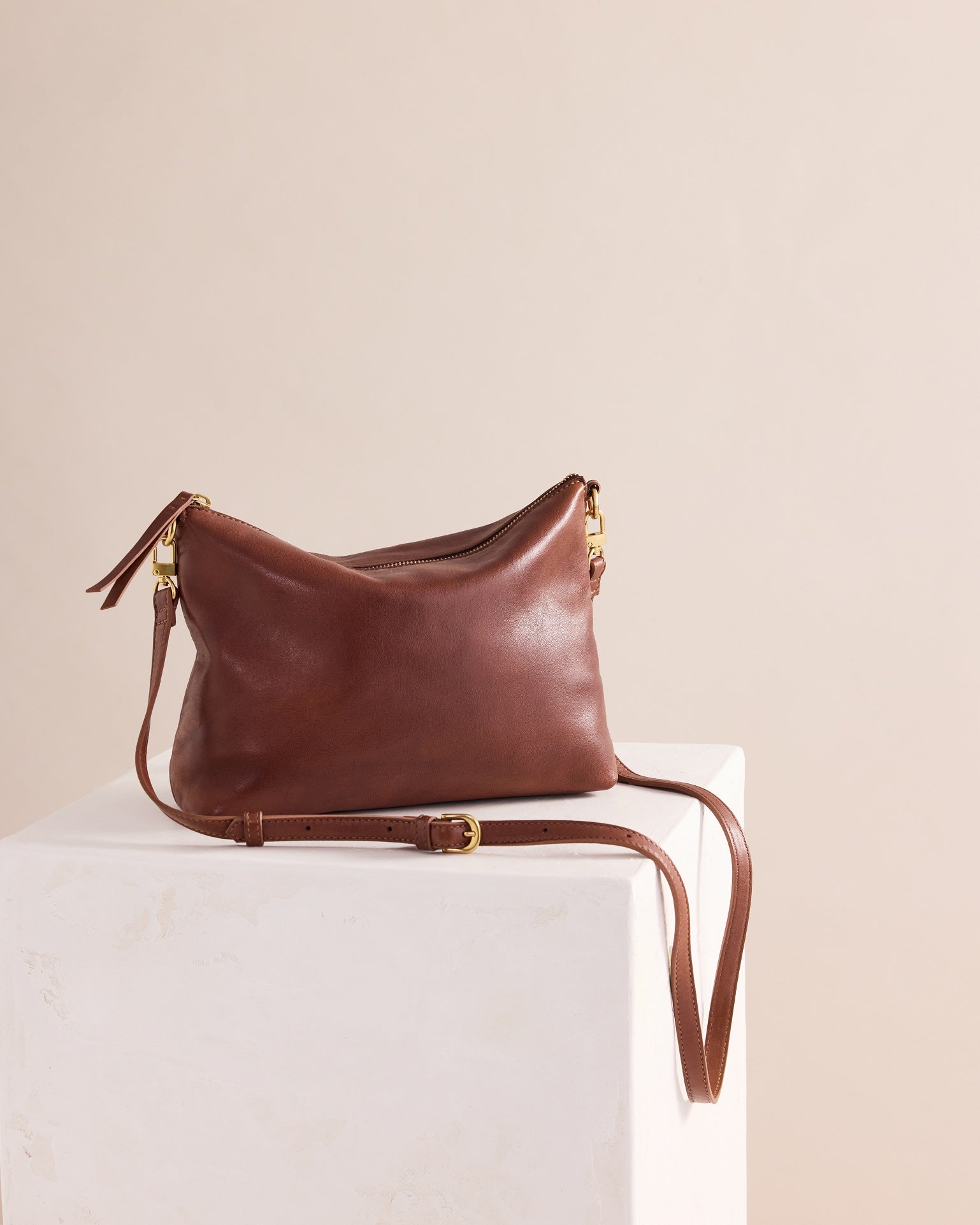 Juju & Co Augusta Crossbody Bag Cognac