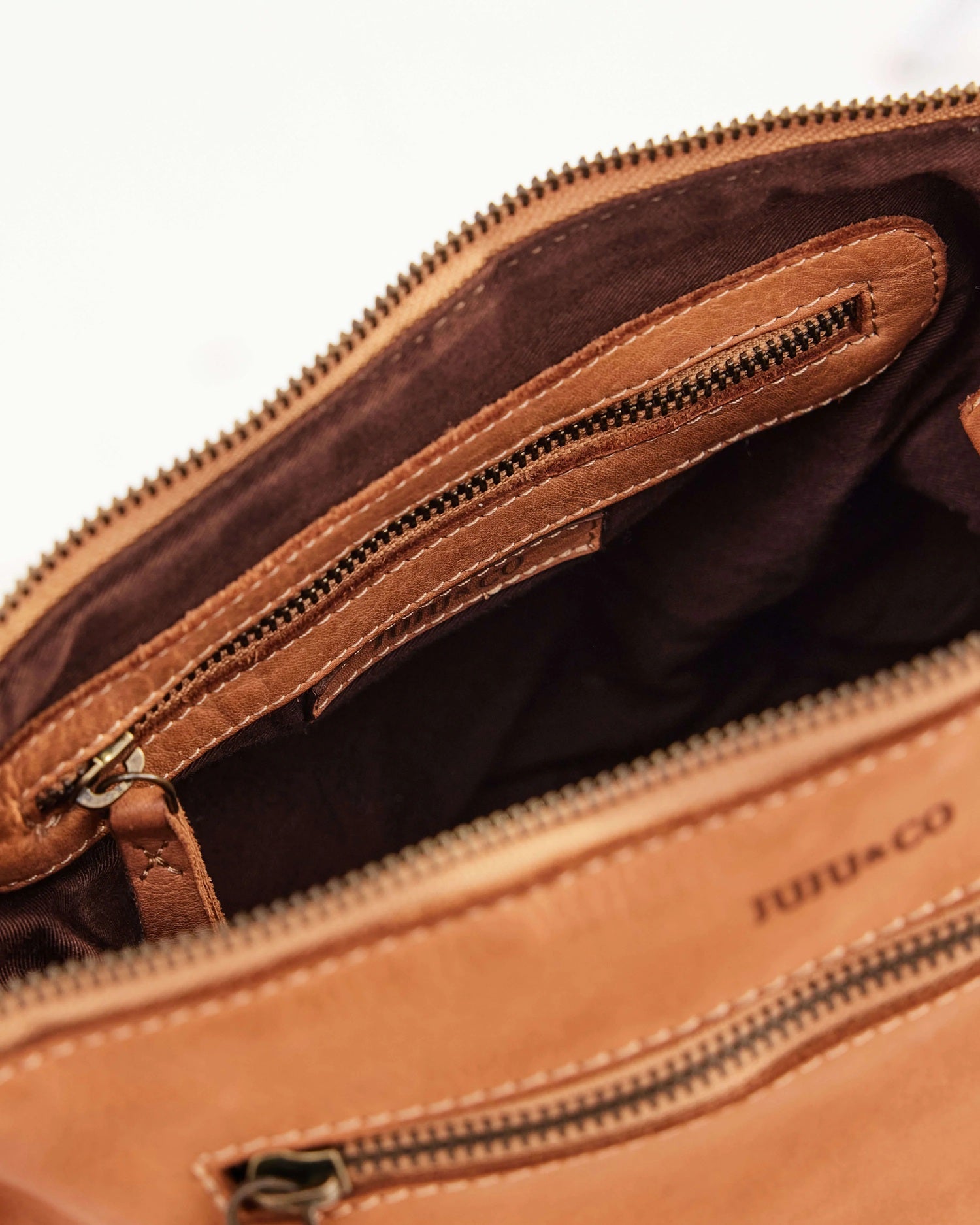 Juju & Co Large Essential Pouch Tan