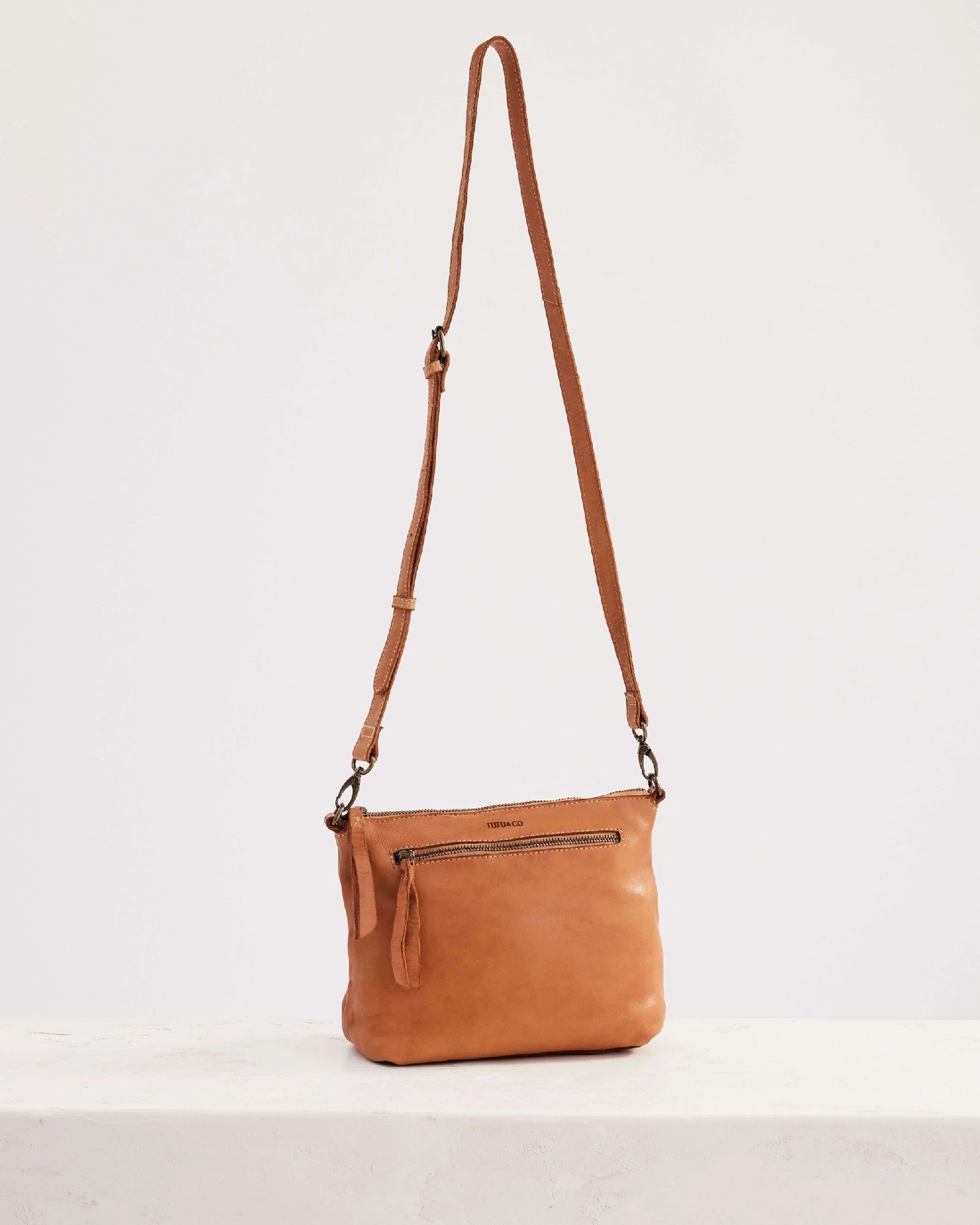 Juju & Co Large Essential Pouch Tan