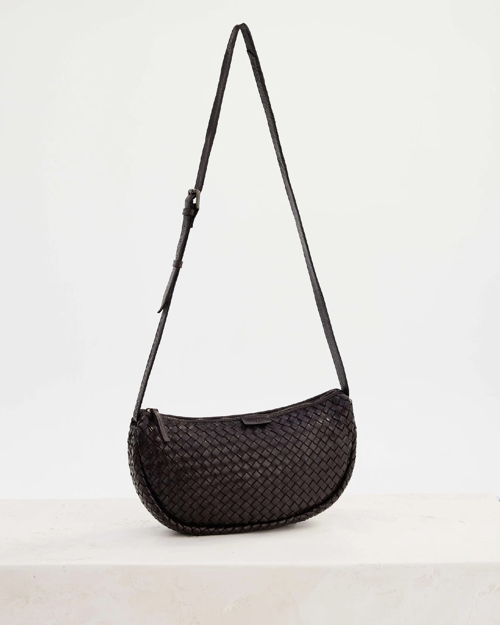 Juju & Co Basque Woven Sling Bag Chocolate