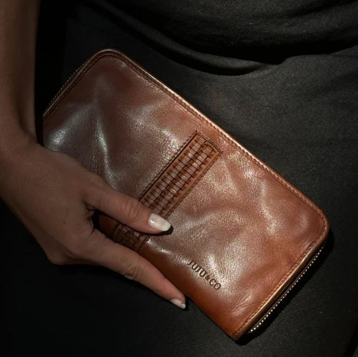 Juju & Co Braid Wallet - Cognac