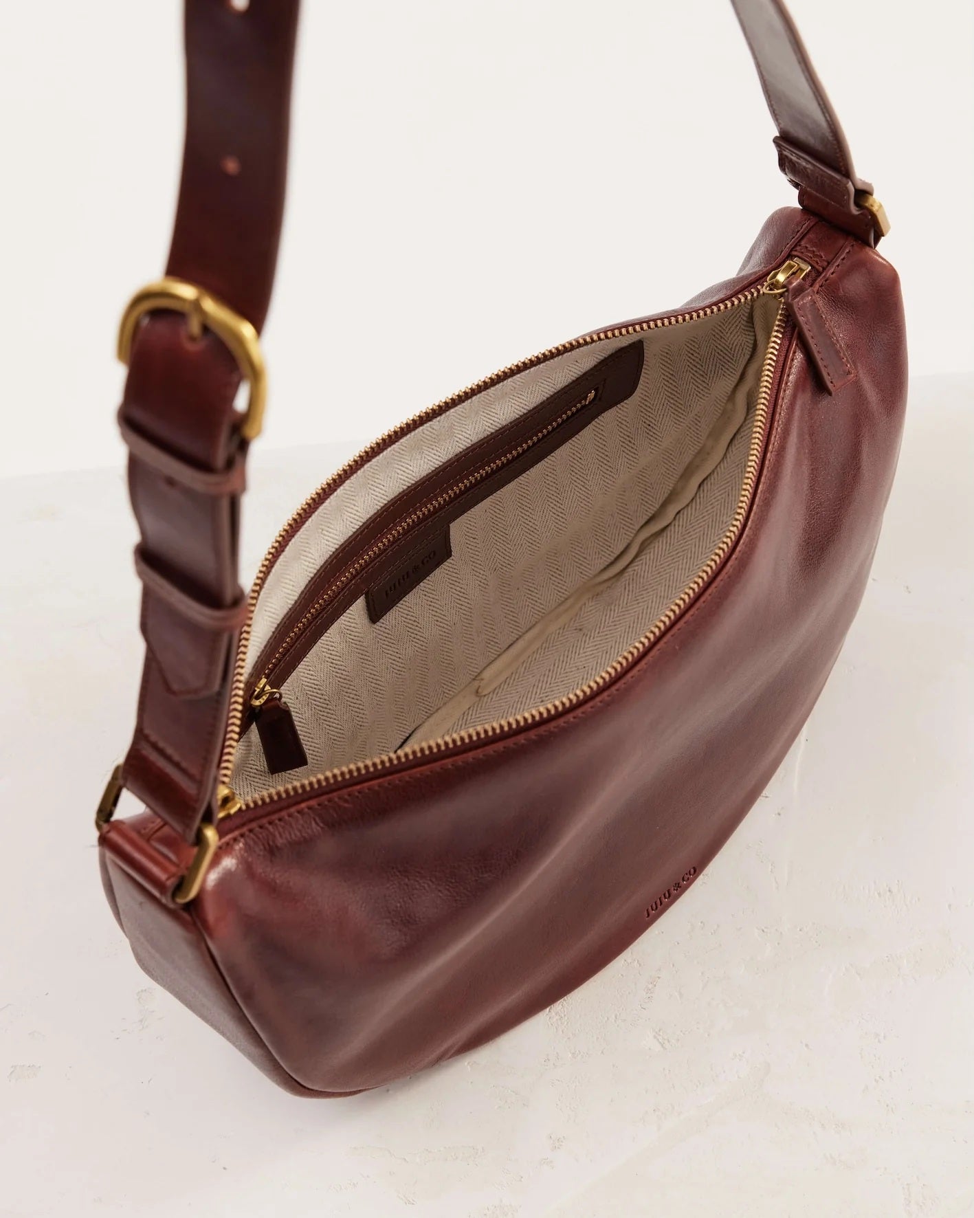Juju & Co Crescent Sling Maple 