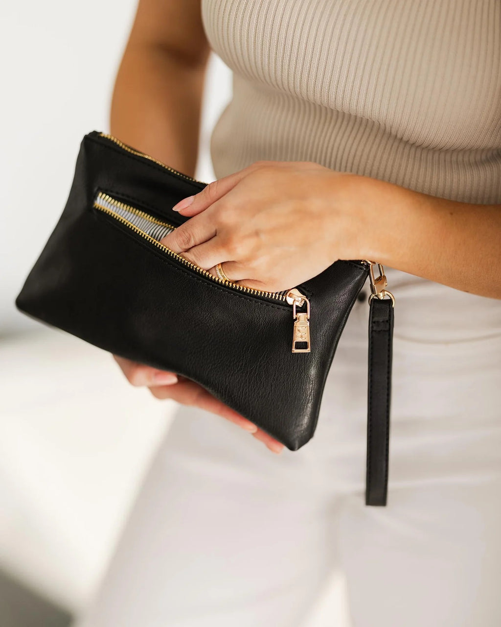 Louenhide Mimi Clutch Black