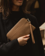 Load image into Gallery viewer, Louenhide Poppy Clutch - Honey
