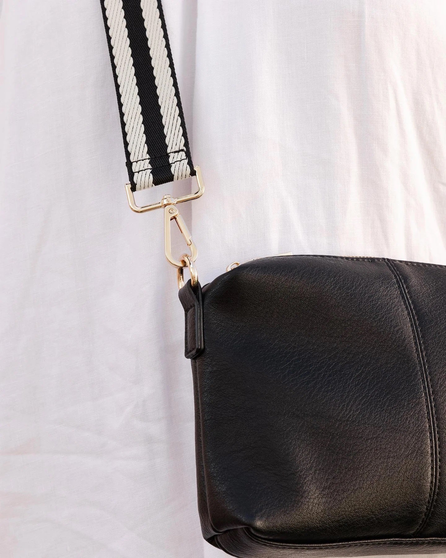 Louenhide Daisy Crossbody Bag With Stripe Strap Black