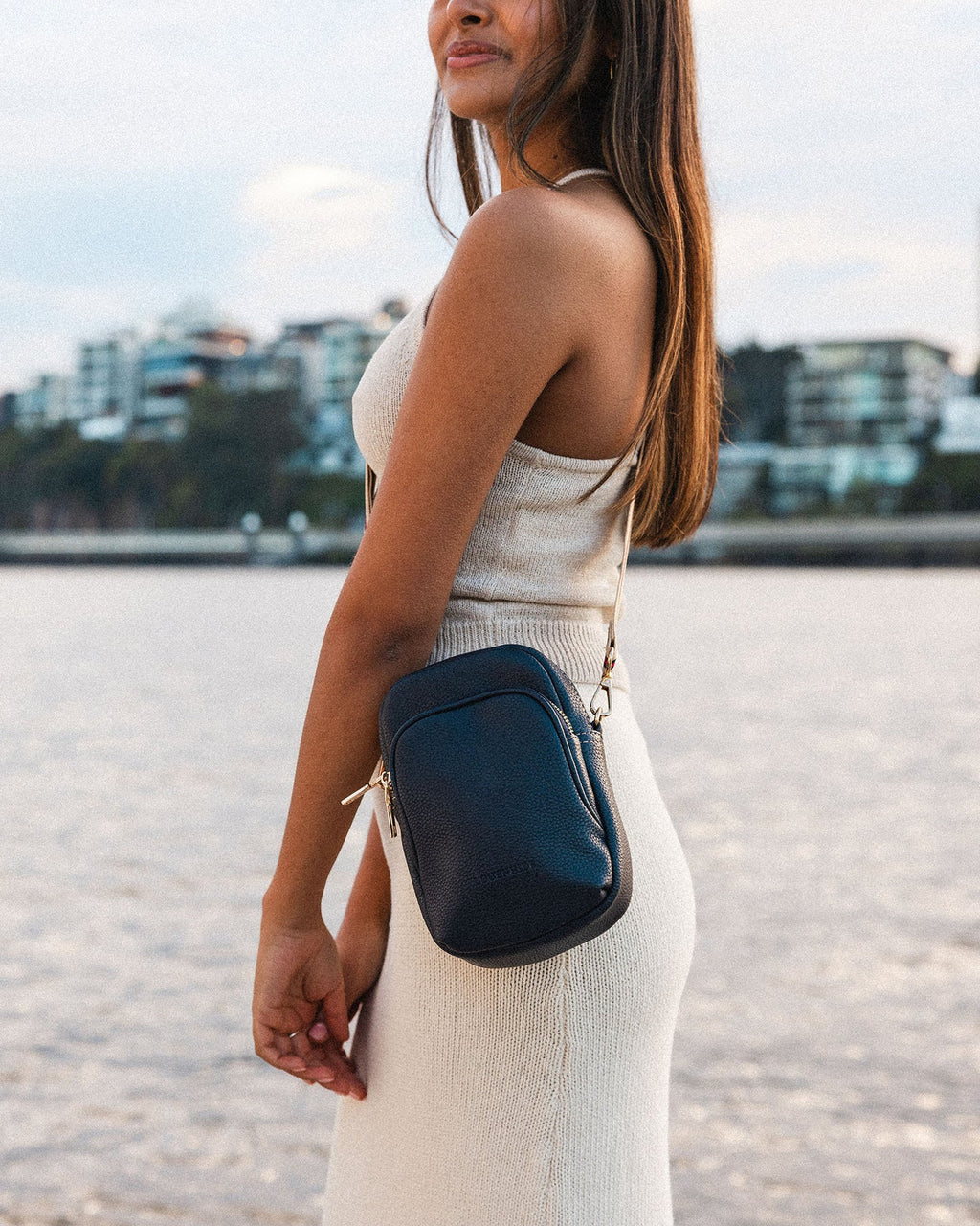 Louenhide Java Phone Bag Navy