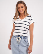 Load image into Gallery viewer, Foxwood Manly Stripe Vee Tee White/navy Stripe [sz:8]
