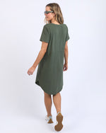 Load image into Gallery viewer, Foxwood Bay Dress Khaki [sz:8]

