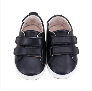 Skeanie Tyler Trainers Black *sale*